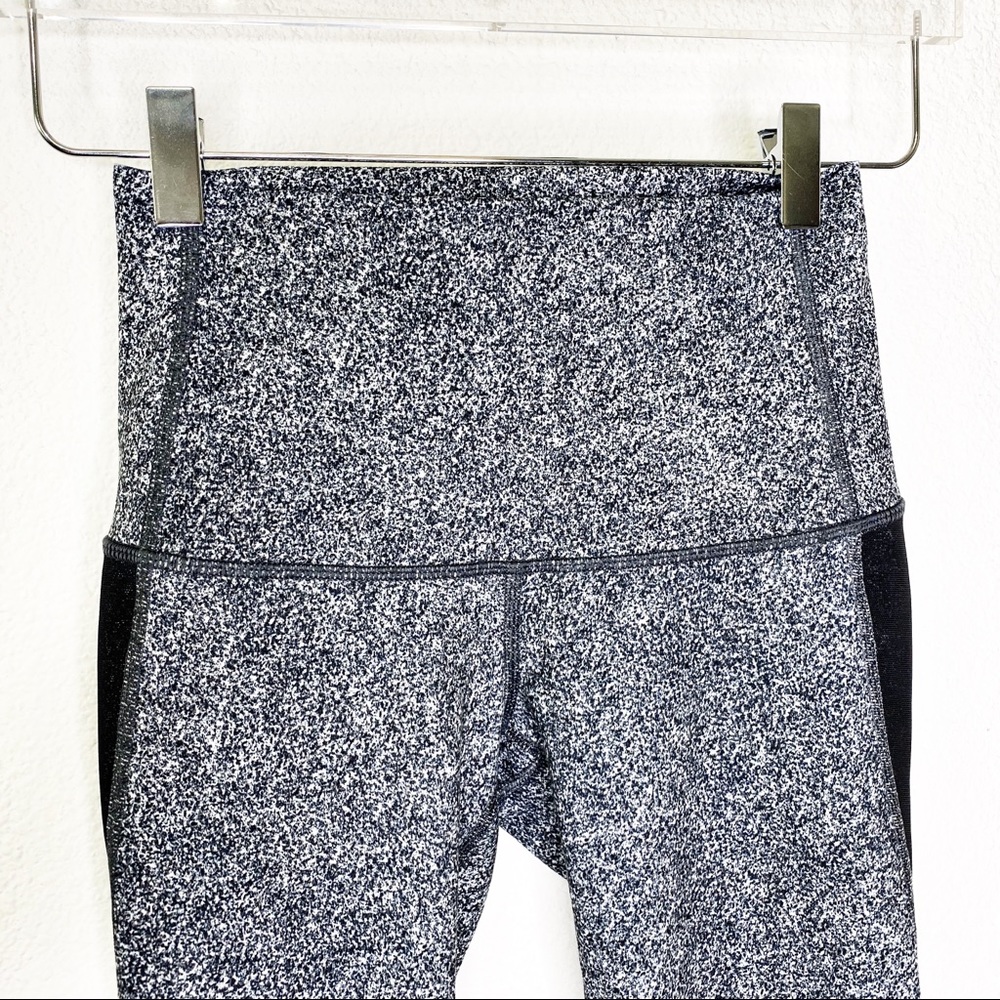 Lululemon 3/4 Speckled Mesh Leggings - Picture 2 of 6